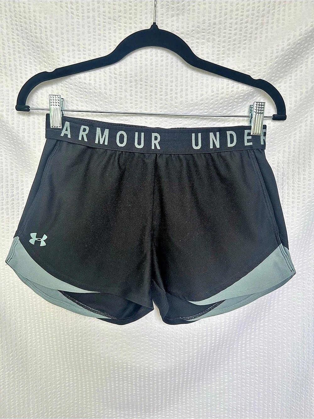 Under Armour Play Up Shorts Athletic Black & Gray Size Small